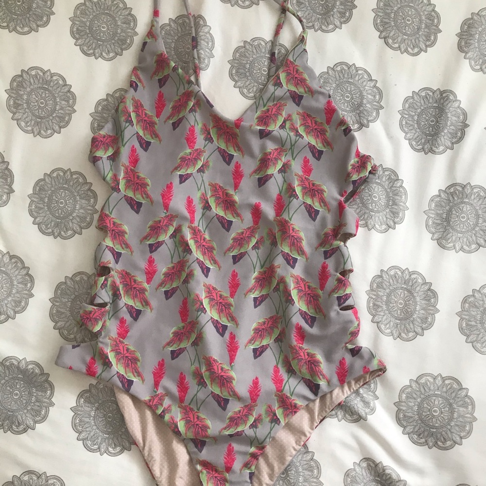 Acacia one piece